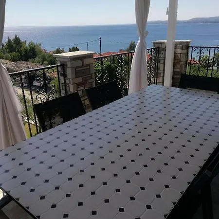 Castri Deluxe Sky