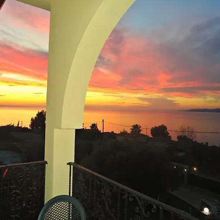 Castri Deluxe Sky Apartment Nikiti (Sithonia)