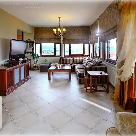 Castri Deluxe Sky Apartment *