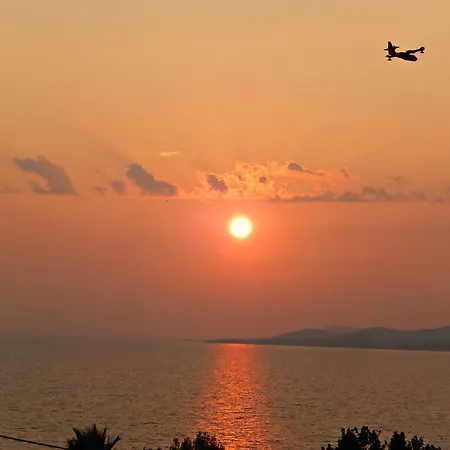 Castri Deluxe Sky Nikiti (Sithonia)