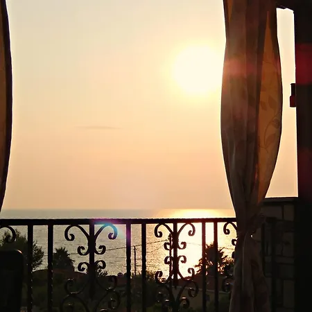 Castri Deluxe Sky Nikiti (Sithonia)
